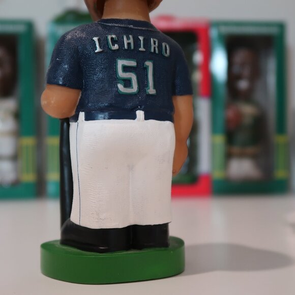 2001 Ichiro Suzuki #51 Seattle Mariners MLB Bobblehead (no box) - Picture 6 of 8